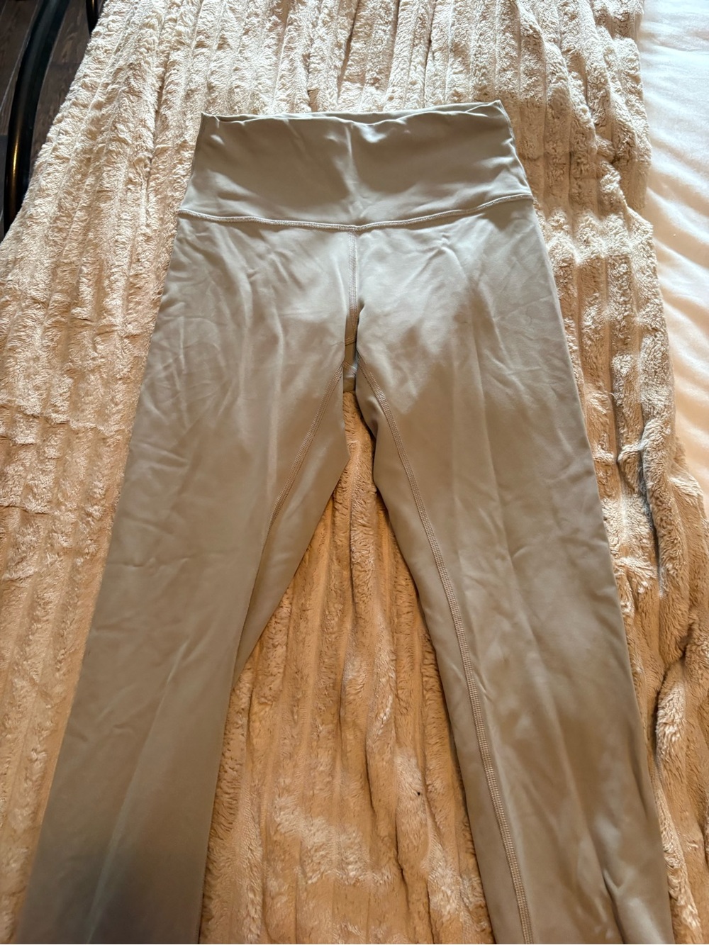 Lululemon leggings wundertrain high rise 25” and Lululemon Y bra Nulu